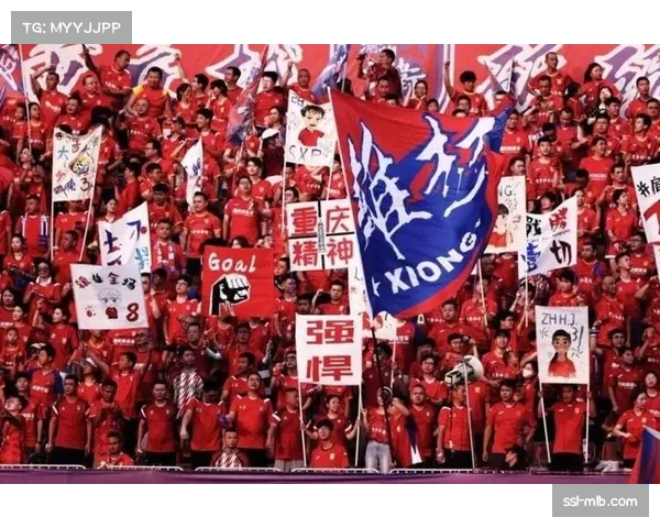 首届重庆城市足球超级联赛在重庆奥体中心迎来决赛